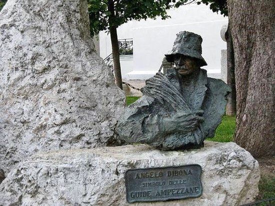 Busto di Angelo Dibona